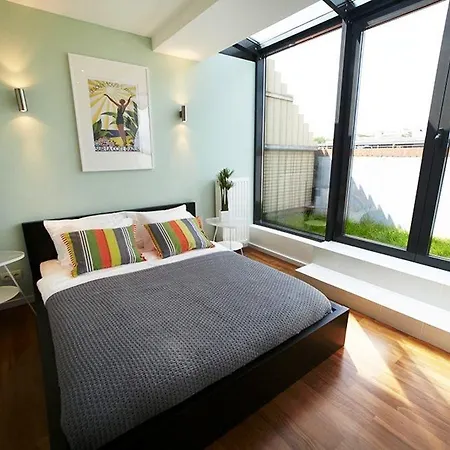 Apartment Palace *
