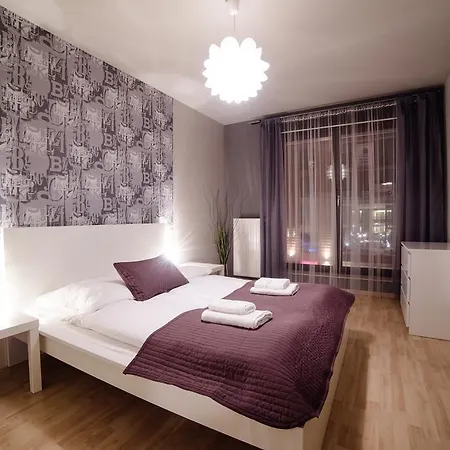 Palace Apartment *