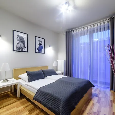 Palace Apartment *