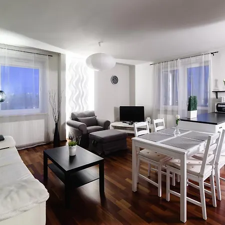 Palace Apartment *